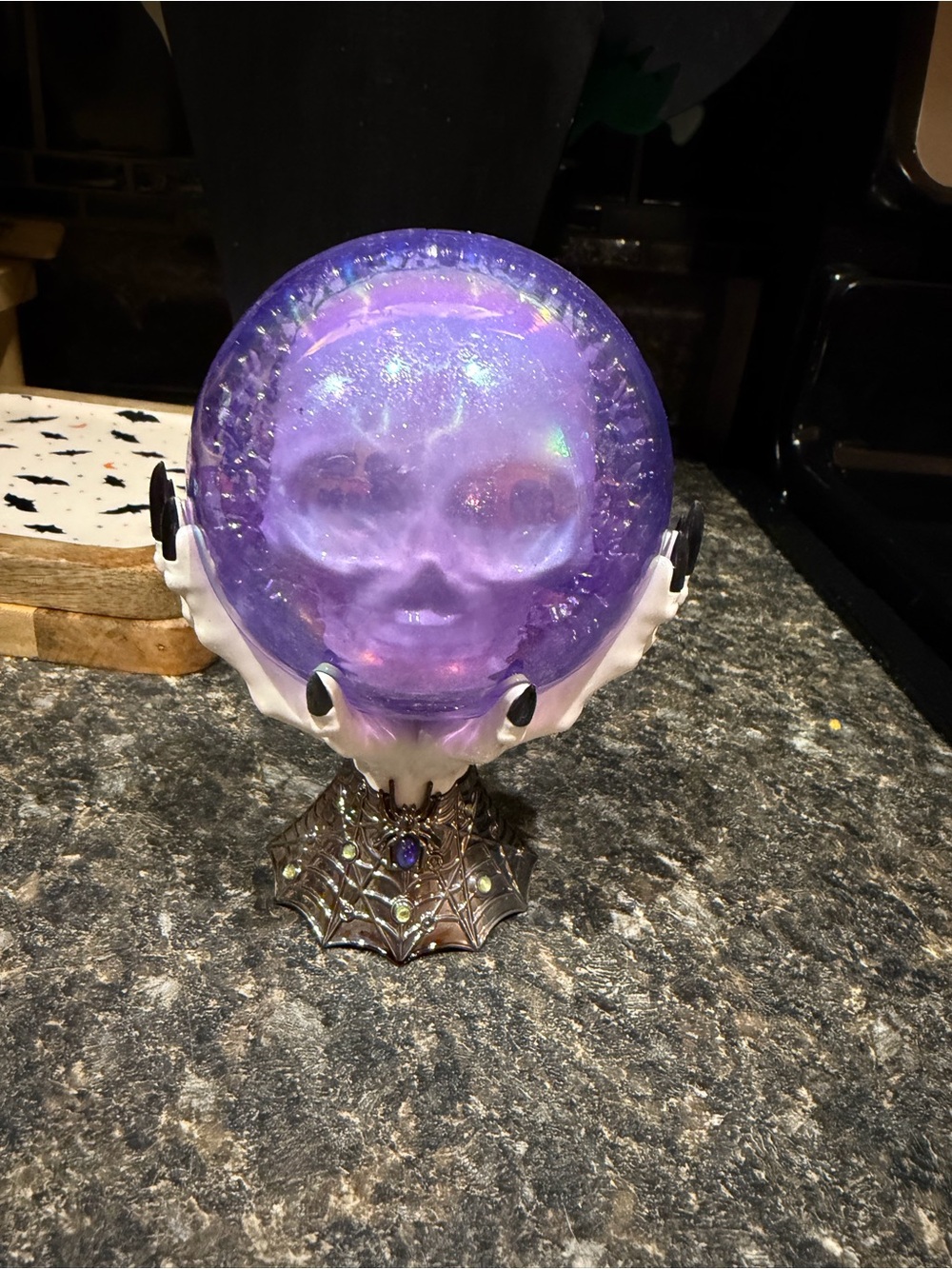 Crystal ball skull wallflower